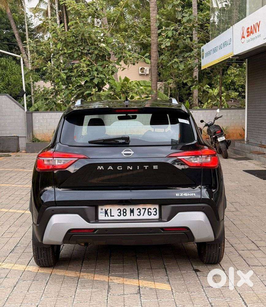 Nissan Magnite N-connecta Mt, 2025, Petrol