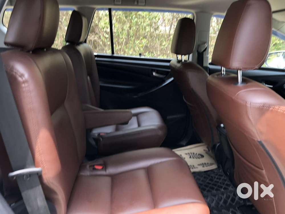 Toyota Innova Crysta 2.4 G Plus Mt 8 Str, 2025, Diesel