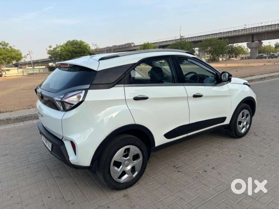 Tata Nexon 1.2 Revotron Xma Amt (s), 2021, Petrol