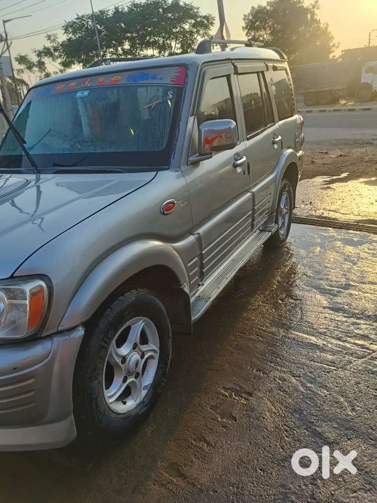 Mahindra Scorpio 2007 Diesel Silver  5 Yrs Passing  1-year Insurance