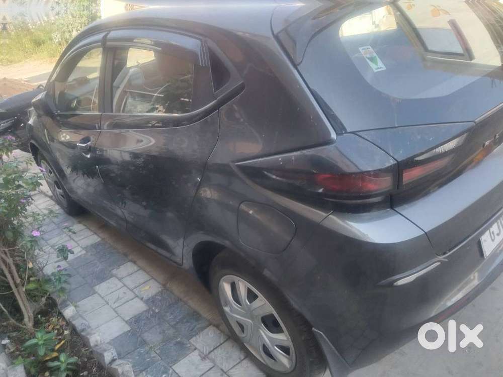 Tata Altroz Xm Plus 2021/ Gj 05 Rm 9122