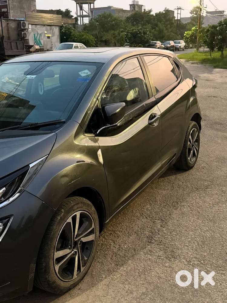 Tata Altroz Xz+ (o)(s) Icng Top Model  Sunroof  May 2024