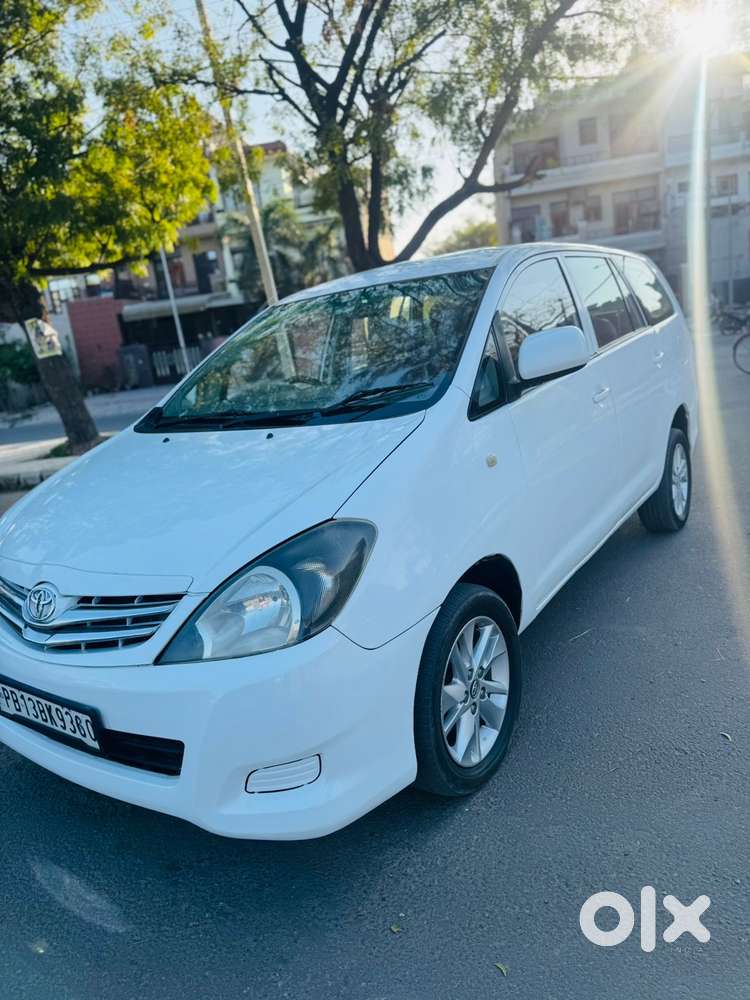 Toyota Innova 2.0 Gx 8 Seater, 2011, Diesel