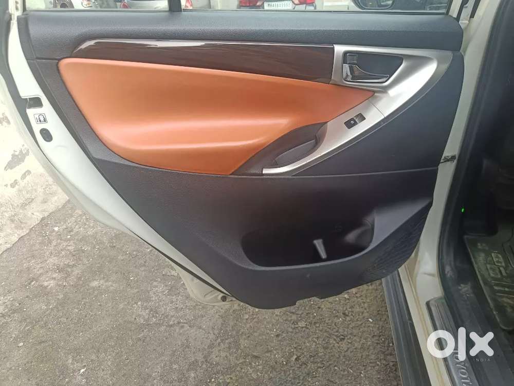 Toyota Innova Crysta 2016 Diesel Well Maintained