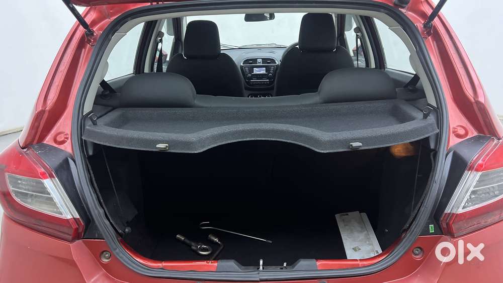 Tata Tiago Xza, 2017, Petrol