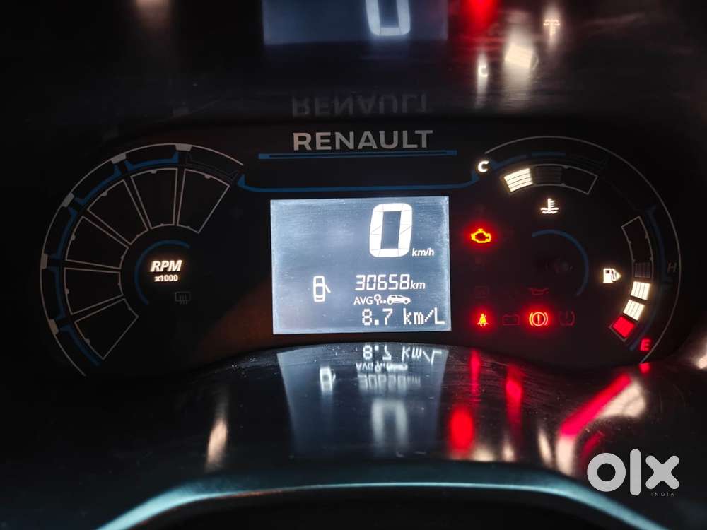 Renault Triber Rxt, 2023, Petrol