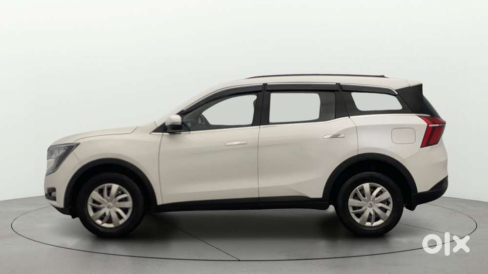Mahindra Xuv700 2.2 Mx Diesel Mt 5 Str, 2022, Diesel