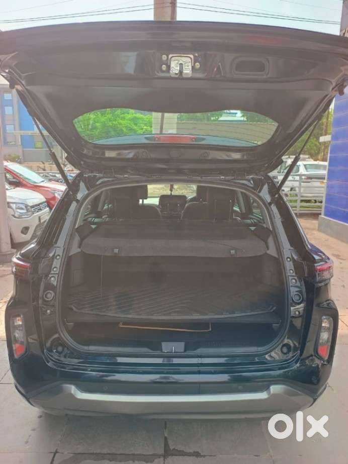 Maruti Suzuki Grand Vitara 1.5 Alpha Plus Intelligent Hybrid Ecvt, 2..