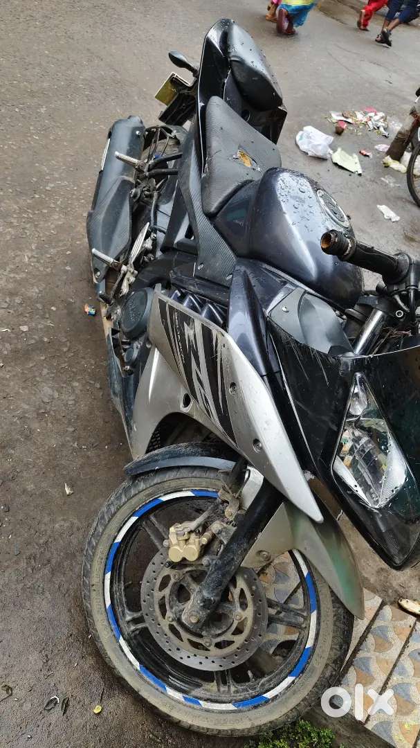 yamaha r15 sports bike