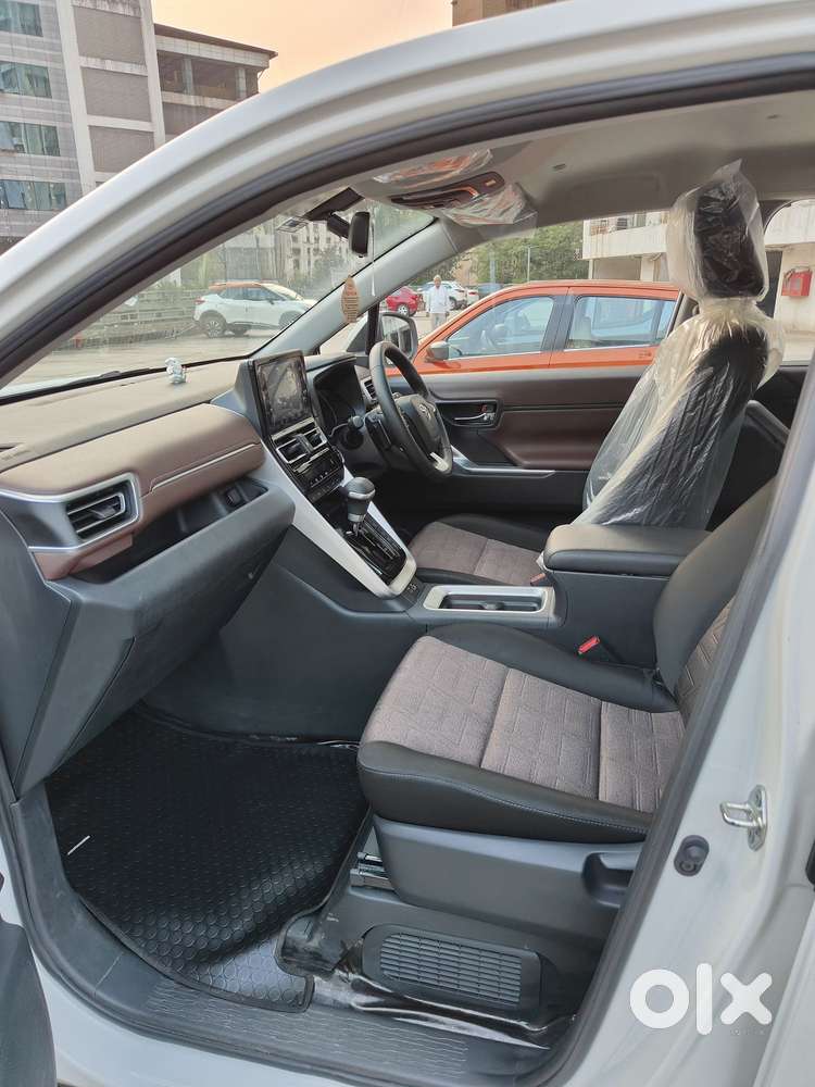 Toyota Innova Hycross 2.0 Vx Hybrid 8 Str, 2023, Petrol