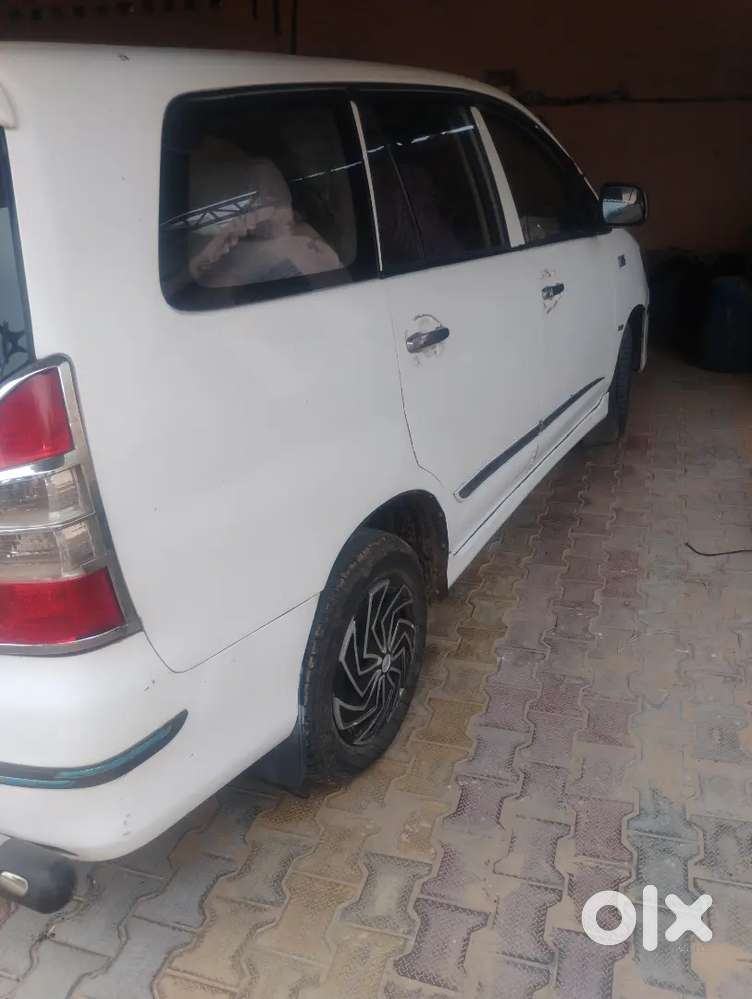 Toyota Innova 2010 Diesel Well Maintained