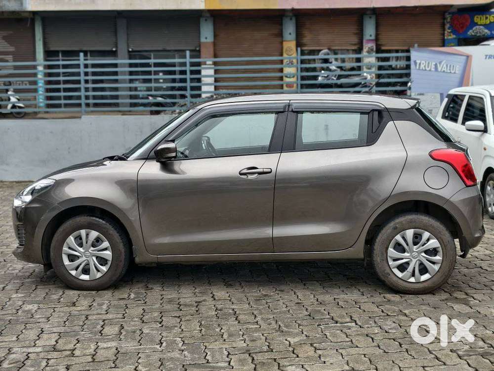 Maruti Suzuki Swift Vxi + Manual, 2022, Petrol