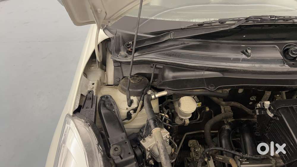 Maruti Suzuki Swift Vxi Optional, 2016, Petrol