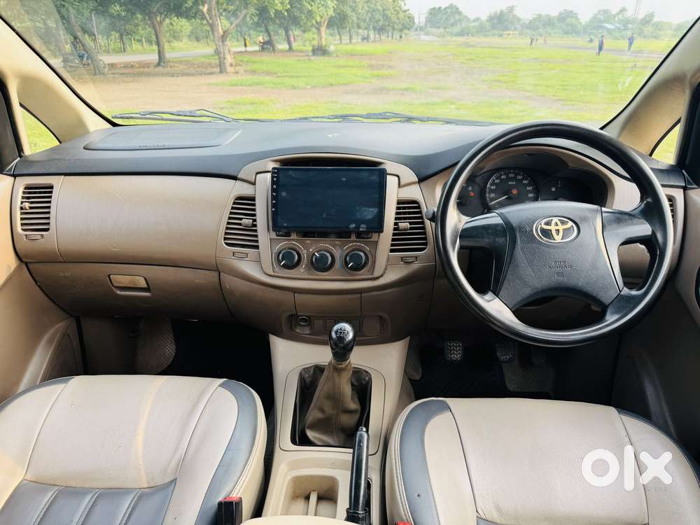 Toyota Innova 2.5 G (diesel) 8 Seater, 2015, Diesel