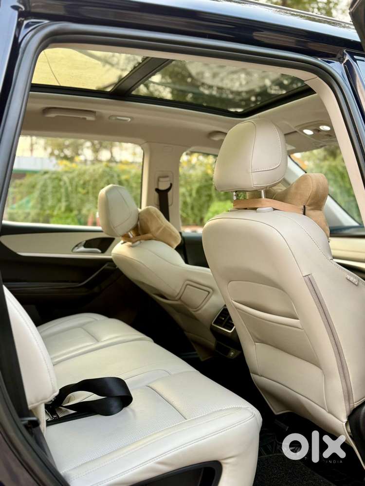 Mahindra Xuv700 Ax7 Luxury Pack Awd, 2023, Diesel