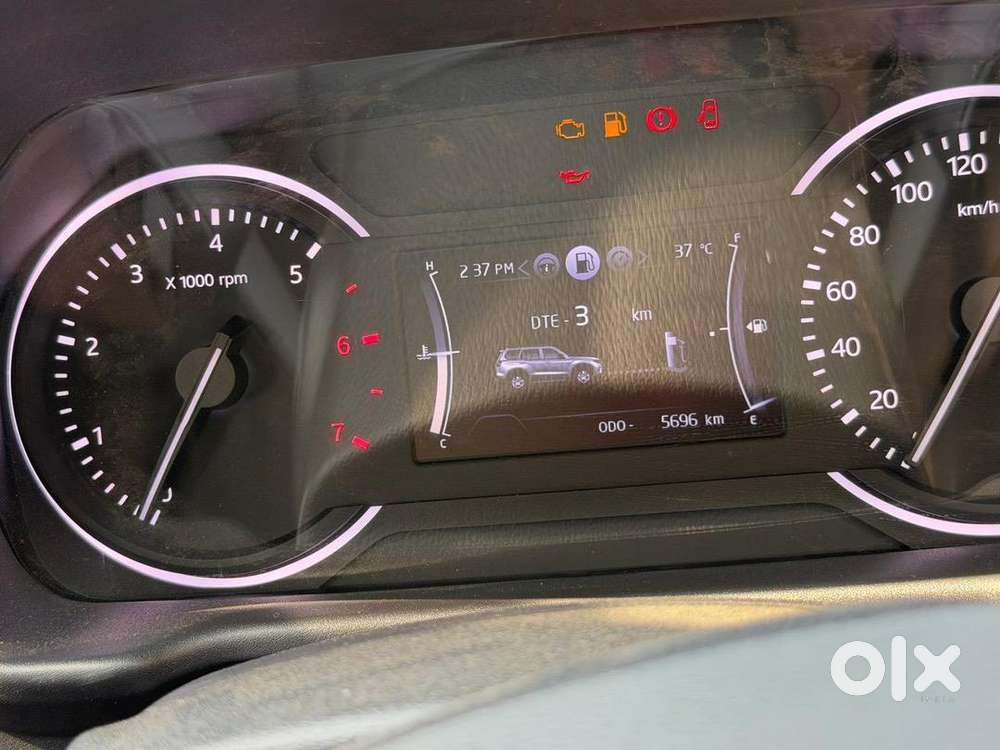 Scorpio N Z2 Petrol Black Colour