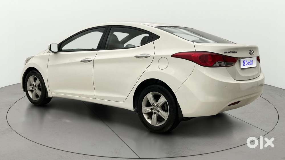 Hyundai New Elantra [ ] 1.6 Sx Diesel Mt, 2015, Diesel
