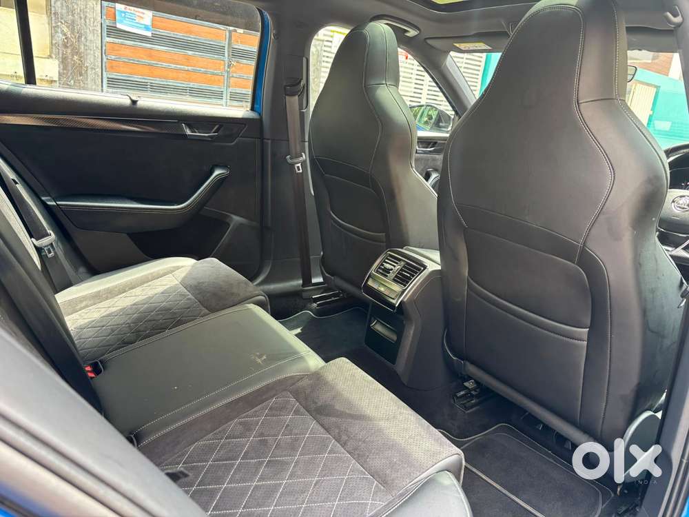 Skoda Superb 2.0 Sportline Tsi At, 2023, Petrol