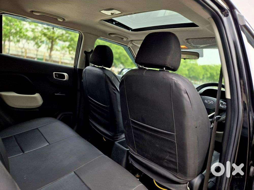 Hyundai Venue [2022-ongoing] 1.2 E, 2025, Petrol