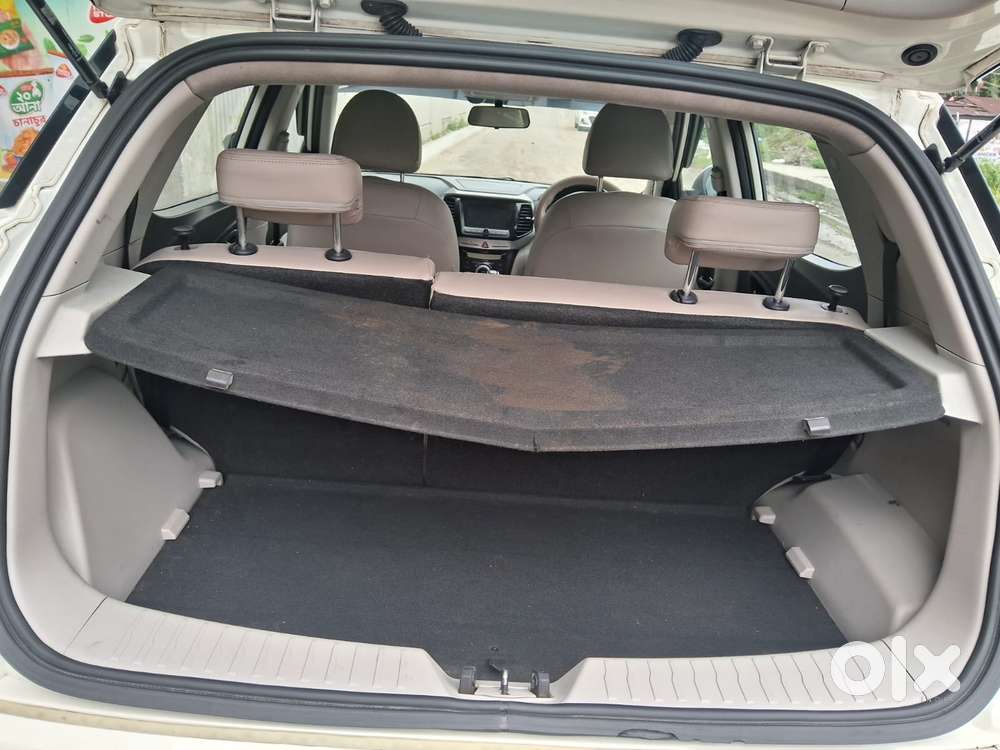 Mahindra Xuv300 W8, 2022, Petrol