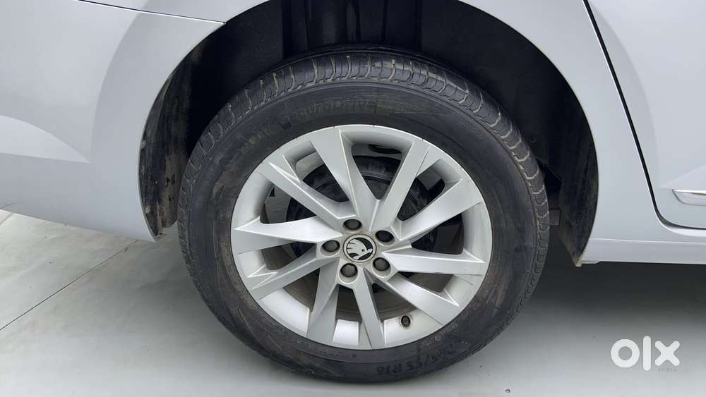 Skoda Slavia Ambition 1.0l Tsi Mt, 2023, Petrol