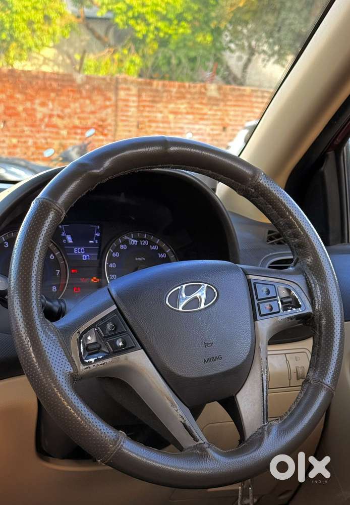 Hyundai Verna Fluidic 1.6 Vtvt Sx Opt, 2014, Petrol