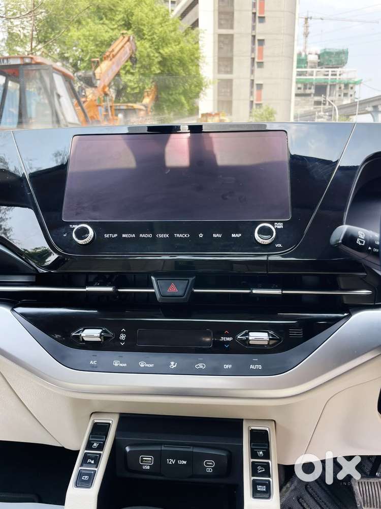 Kia Carens 1.5 Luxury Plus Turbo 7 Str, 2023, Petrol