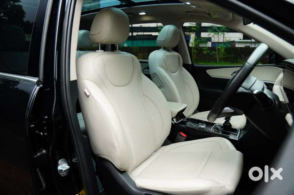 Mahindra Xuv700 2.2 Ax 7 Diesel Mt Luxury Pack Str, 2026, Diesel