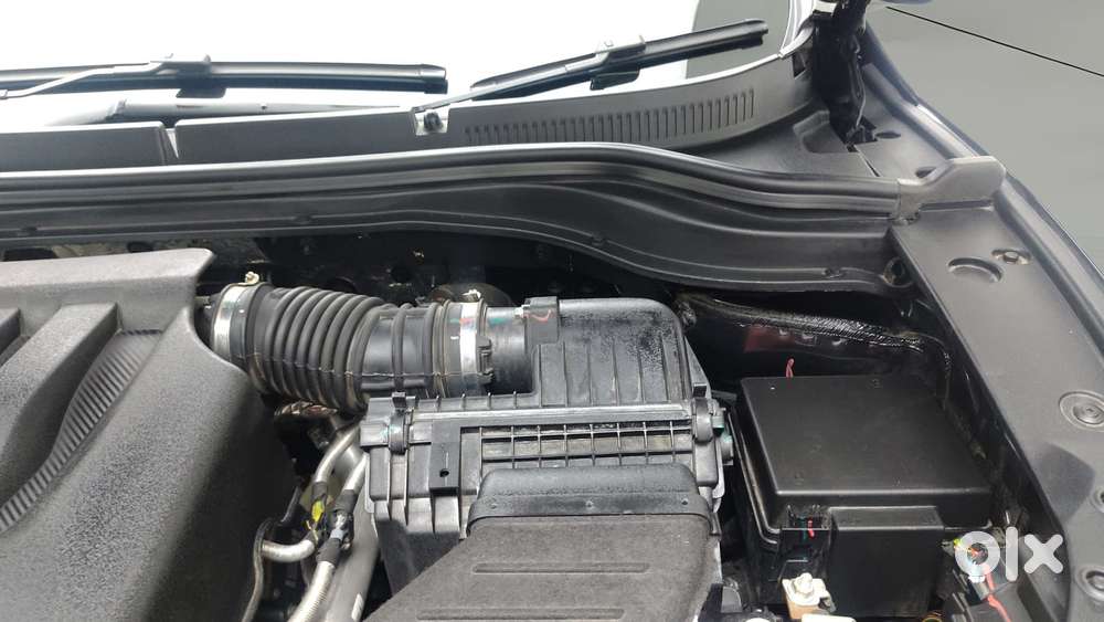 Mahindra Xuv700 2.0 Ax 5 Petrol At Str, 2024, Petrol