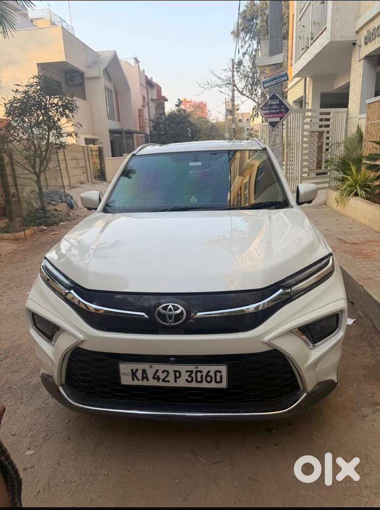 Toyota Urban Cruiser Hyryder 2013 Petrol Good Condition