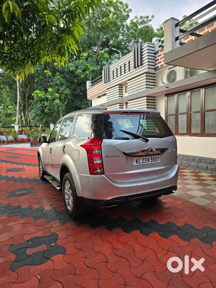 Mahindra Xuv500 W10 With Sunroof