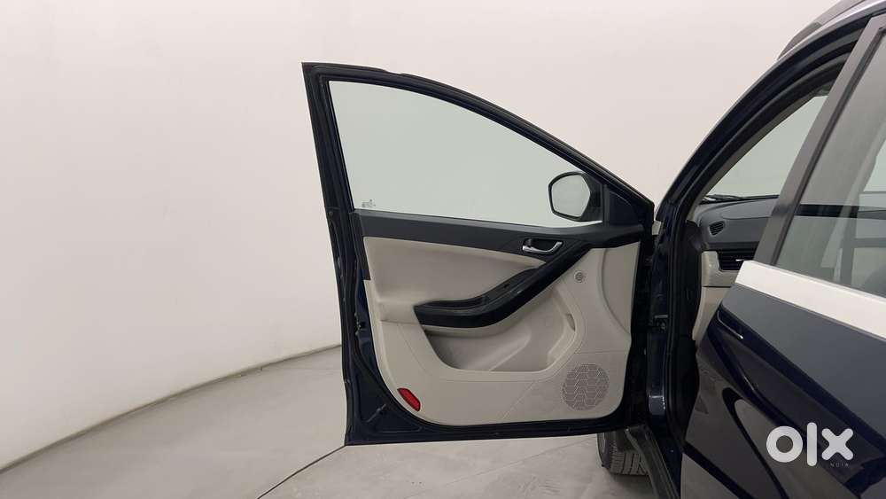 Tata Nexon Xz Plus (hs), 2022, Petrol