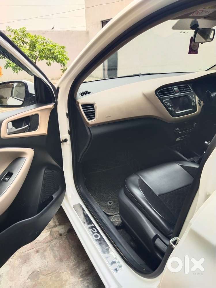 Hyundai I20 Asta Top Model2019 Petrol 2nd Owner All Documents Complete