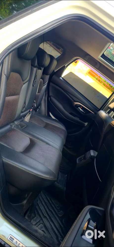 Maruti Suzuki Grand Vitara 1.5 Alpha Plus Intelligent Hybrid Ecvt, 2..