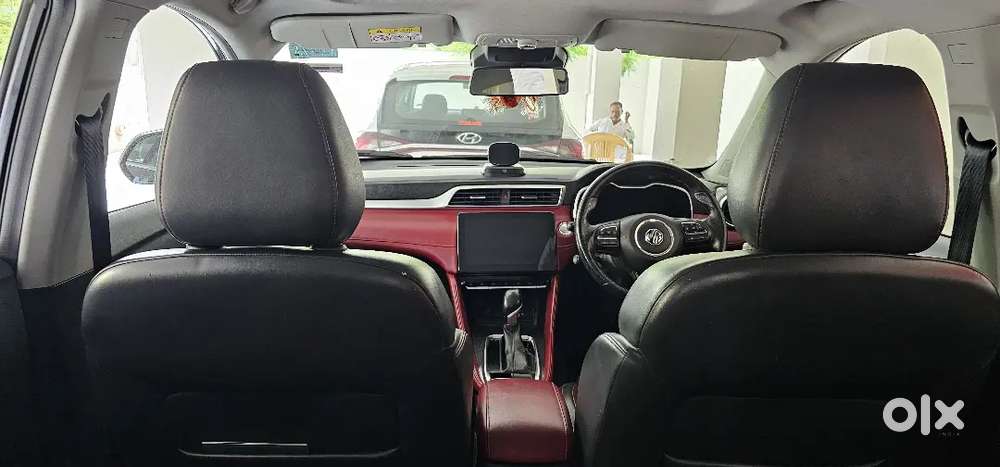 Mg Astor Savy Pro Red Interior