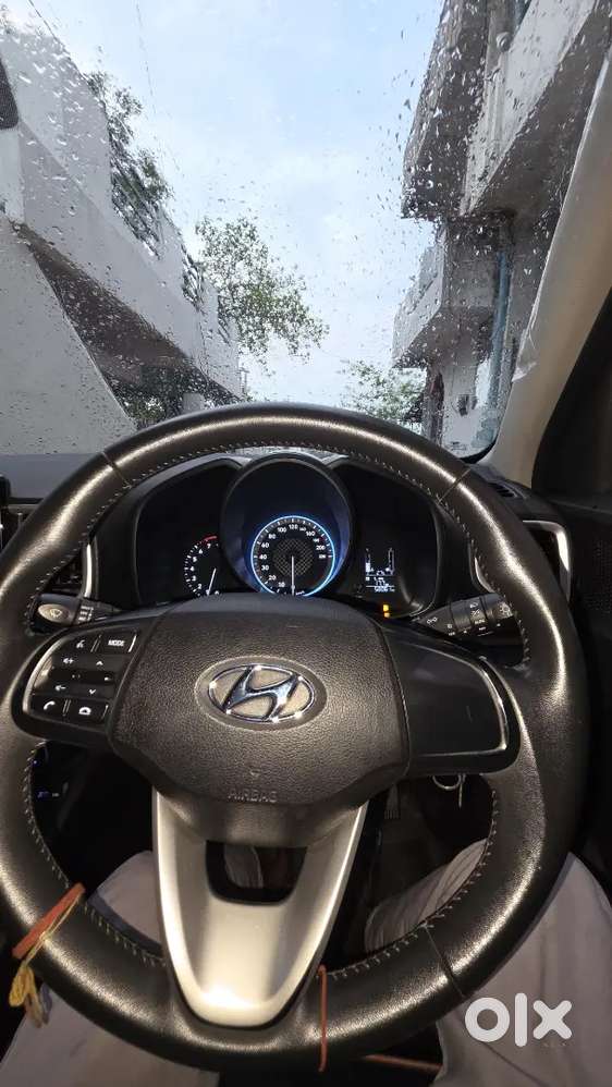 Hyundai Venue 2022 Petrol Well Maintained