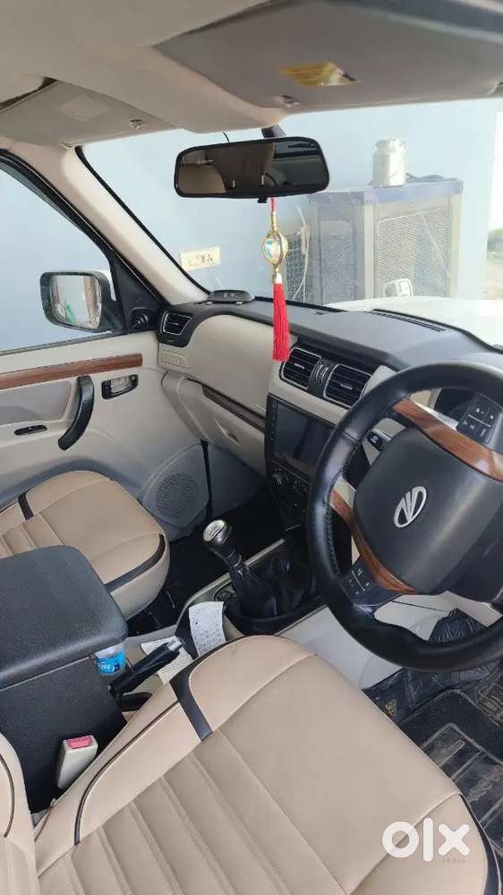 Mahindra Scorpio 2017 Diesel 79000 Km Driven Aal Good