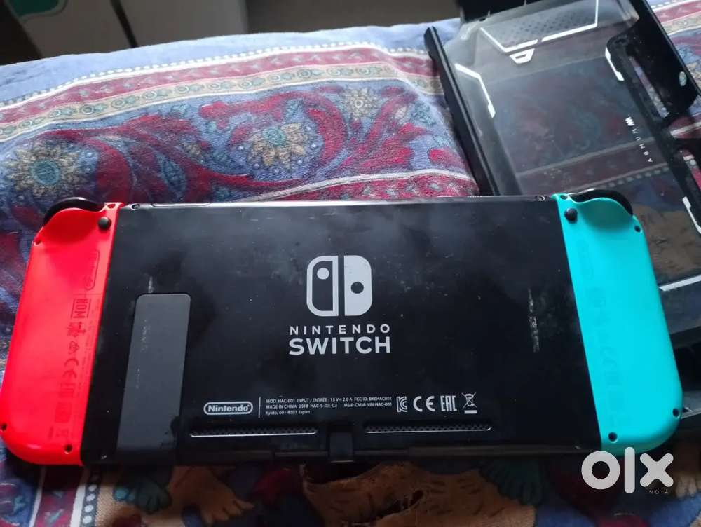 Nintendo Switch + 7 Premium Games and accessories - Games