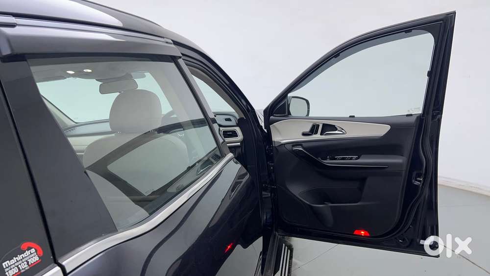 Mahindra Xuv700 2.2 Ax 7 Diesel Mt Luxury Pack Str, 2023, Diesel
