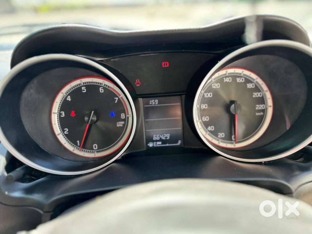 Maruti Suzuki Swift Vxi + Manual, 2022, Petrol