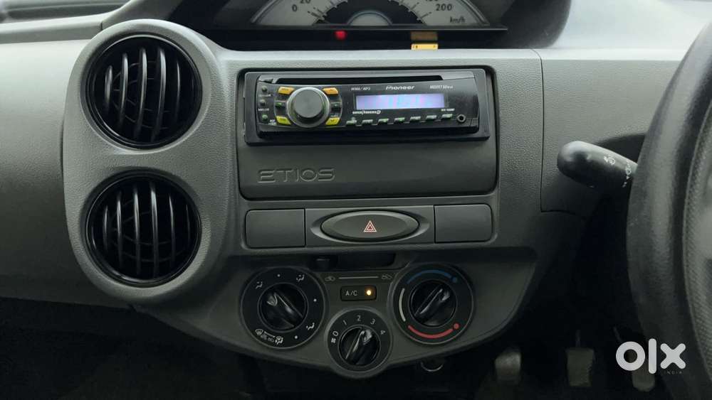 Toyota Etios Liva 2011-2012 G, 2013, Petrol
