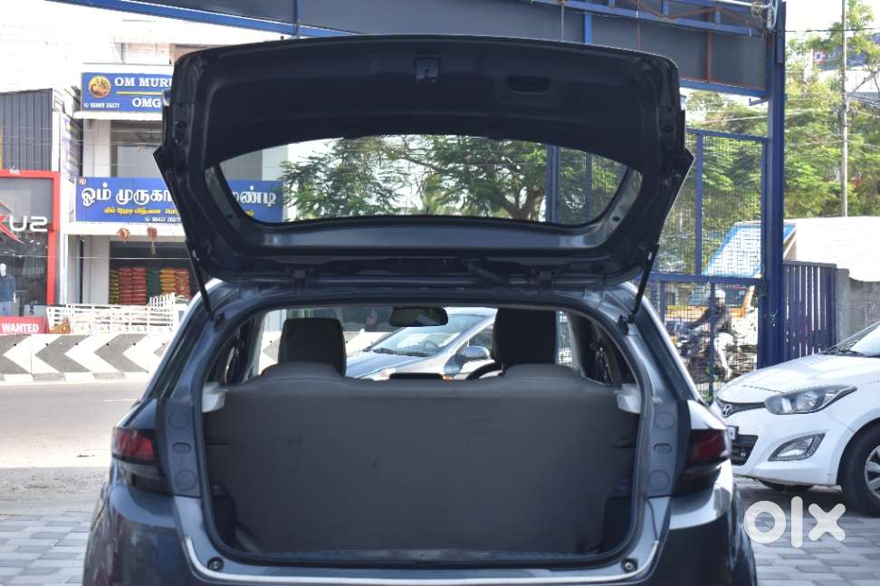 Tata Altroz 1.2 Xt, 2023, Petrol