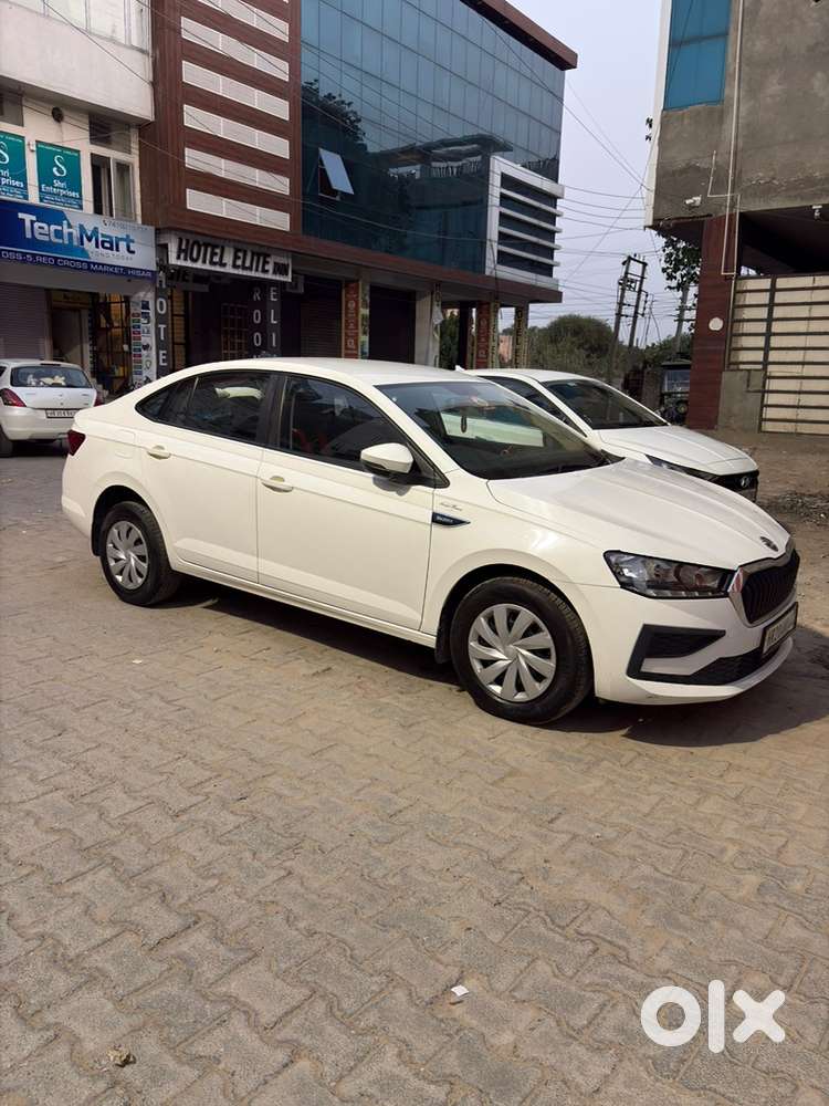 Skoda Slavia Petrol 2023