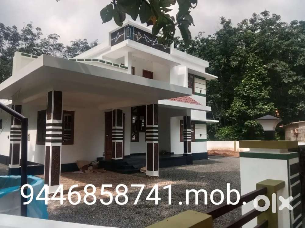 Pampady 8 mile.10 cent 1720 sq.3 bedroom attached.69 lakh. For Sale