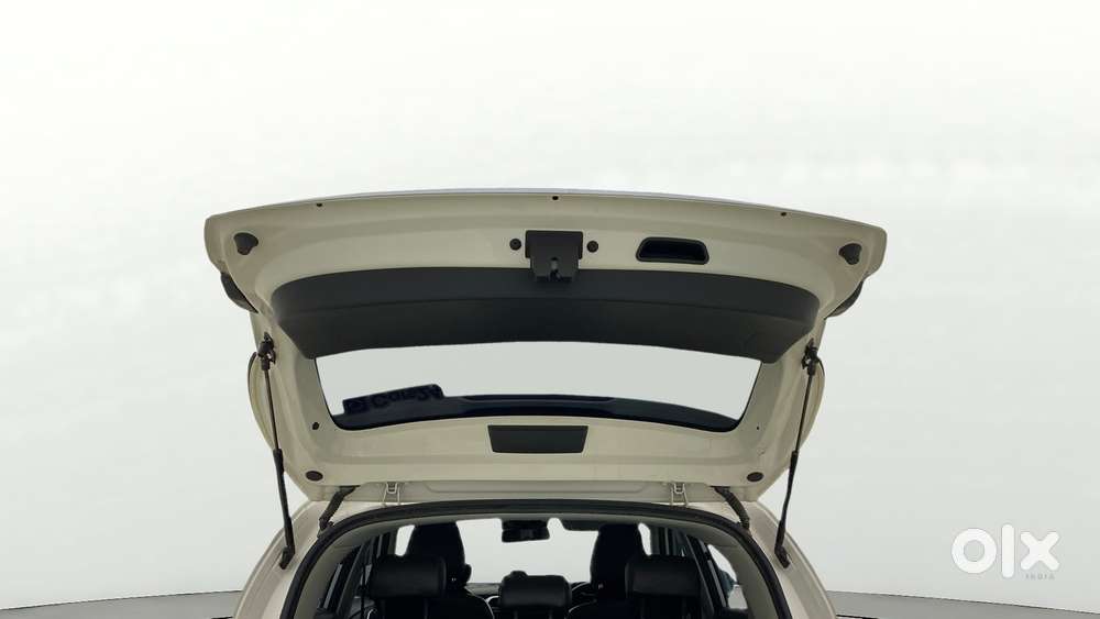 Mg Astor 1.5 Savvy Cvt S Red, 2022, Petrol