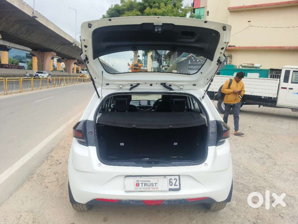 Tata Altroz Xma Plus (s), 2023, Petrol