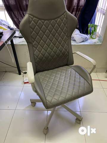 System chair store olx