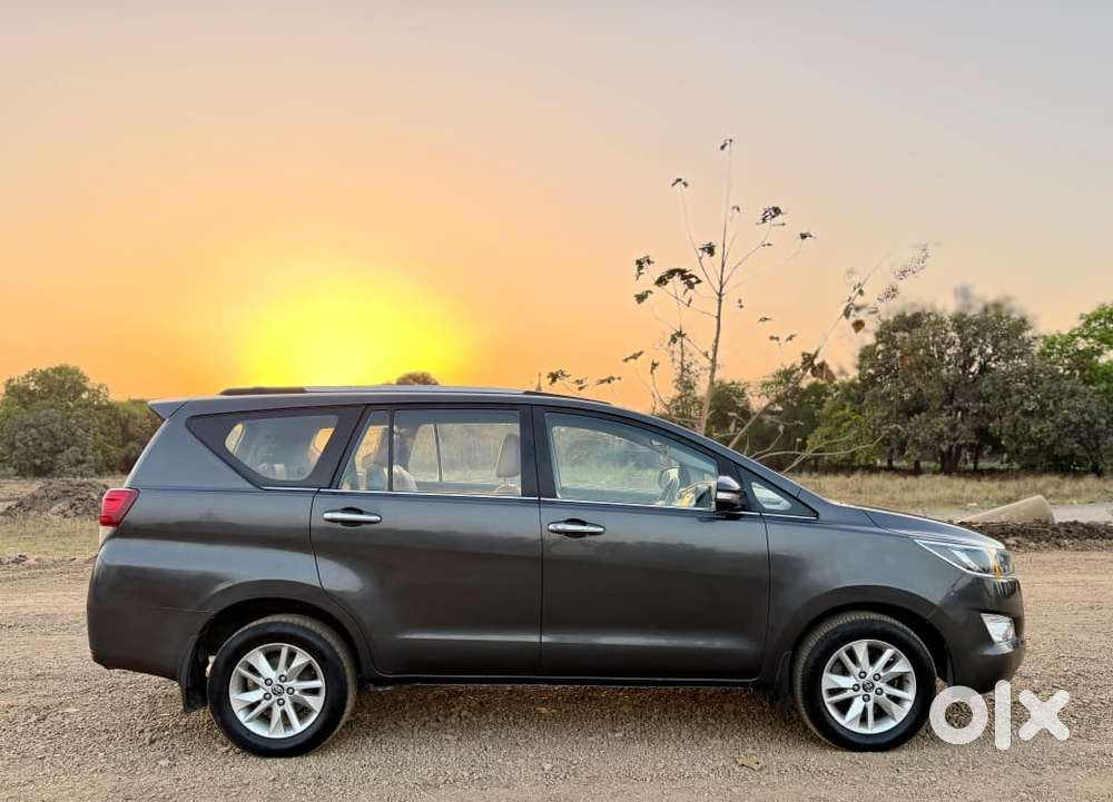 Toyota Innova Crysta 2.4 Vx Mt 8s, 2016, Diesel