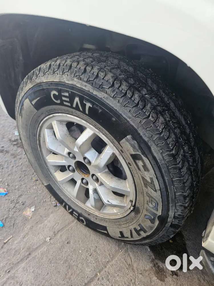 Mahindra Tuv 300 2017 Diesel 43000 Km Driven