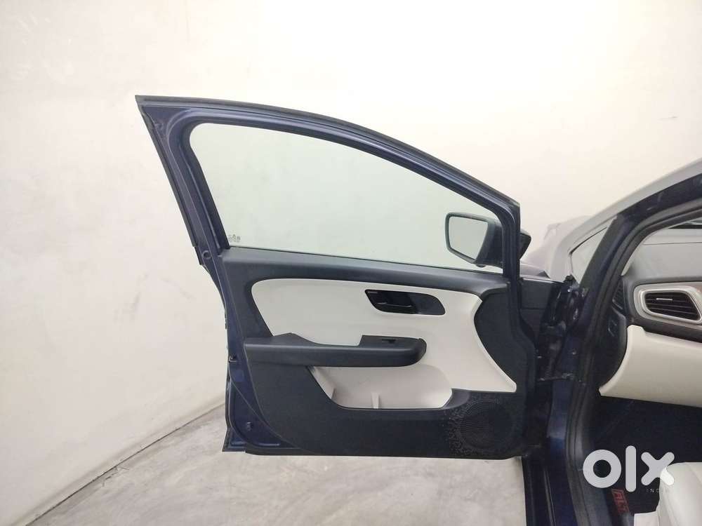 Tata Altroz Xta Petrol, 2022, Petrol